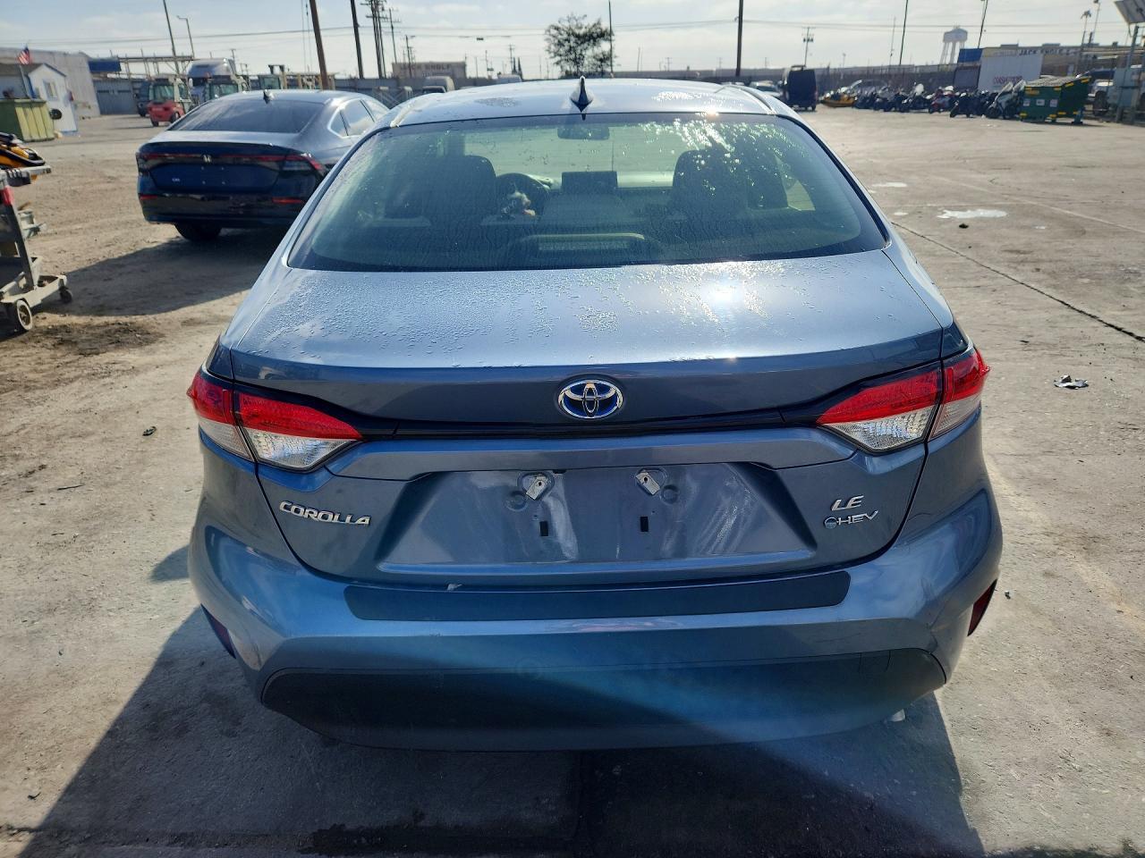 2025 Toyota Corolla Hybrid Le - Image 6