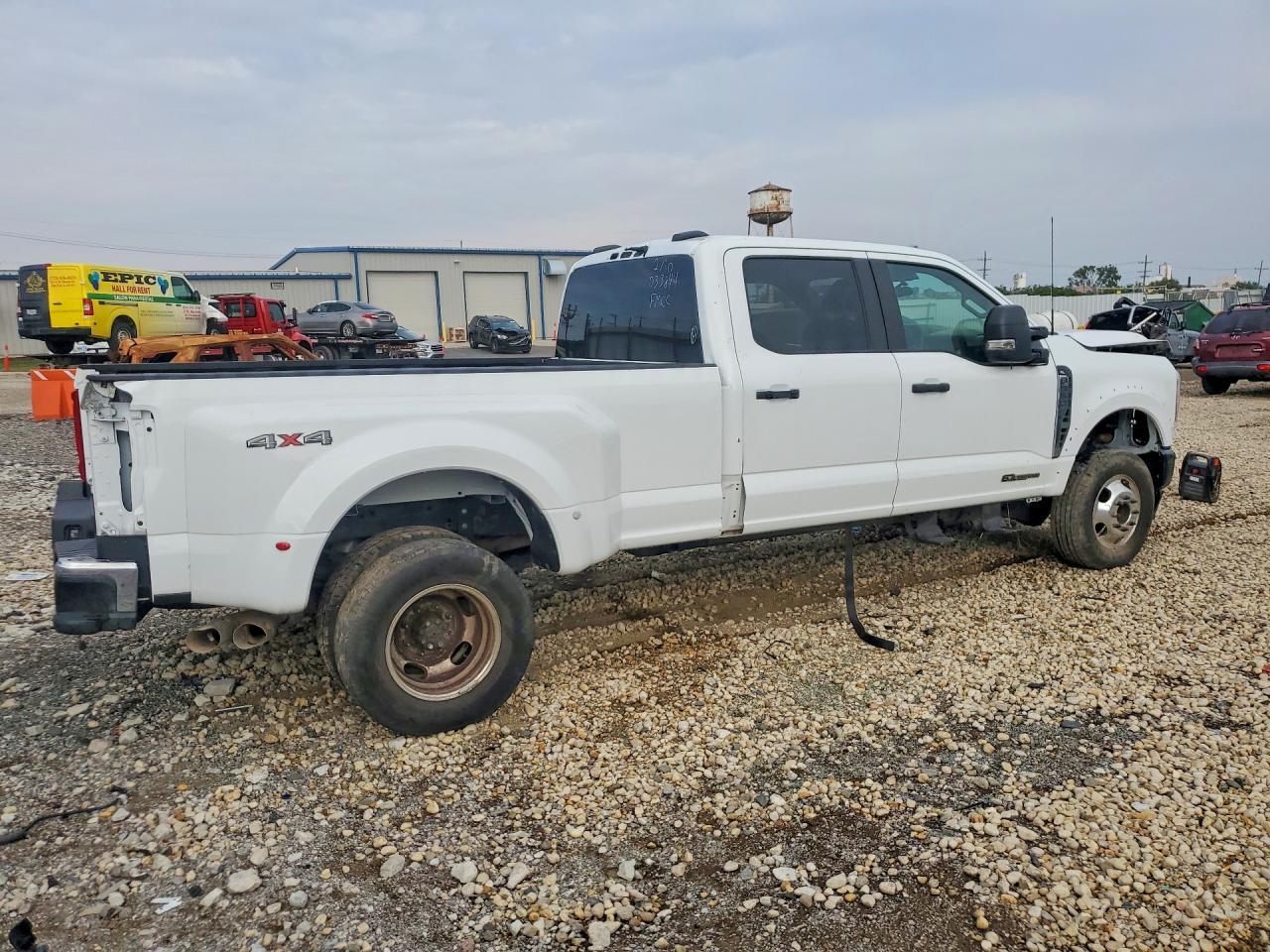 2023 Ford F350 Super Duty - Фото 3