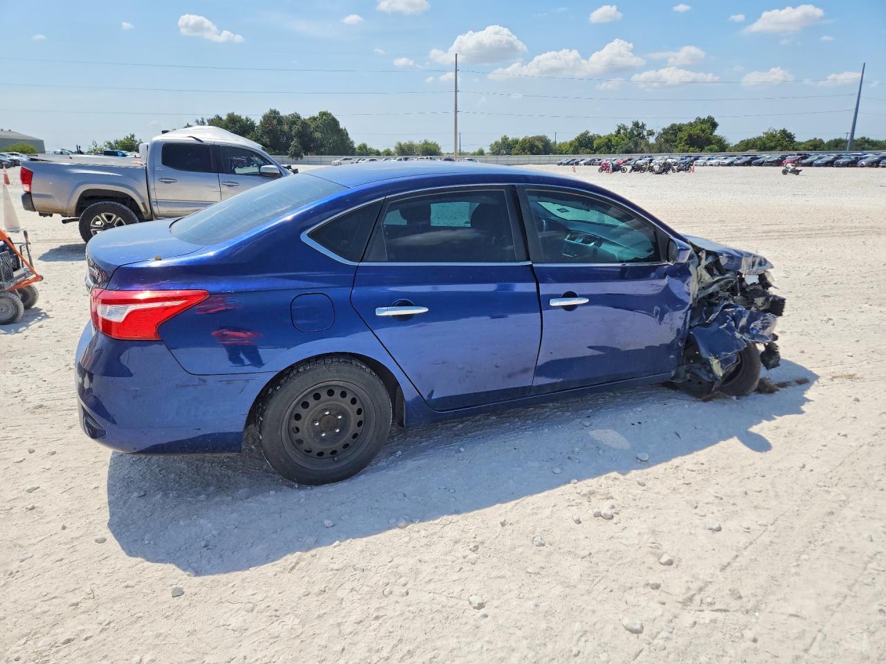 2018 Nissan Sentra S - Фото 3
