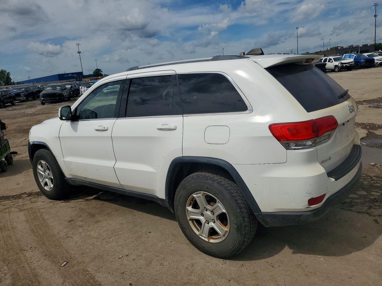 2019 Jeep Grand Cherokee Laredo - Image 2