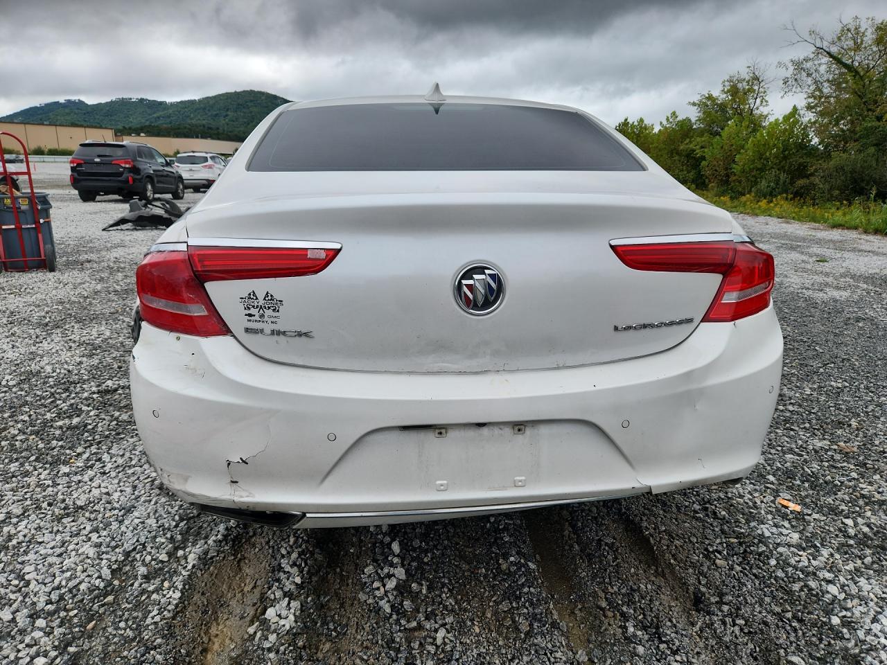 2017 Buick Lacrosse Premium - Image 6