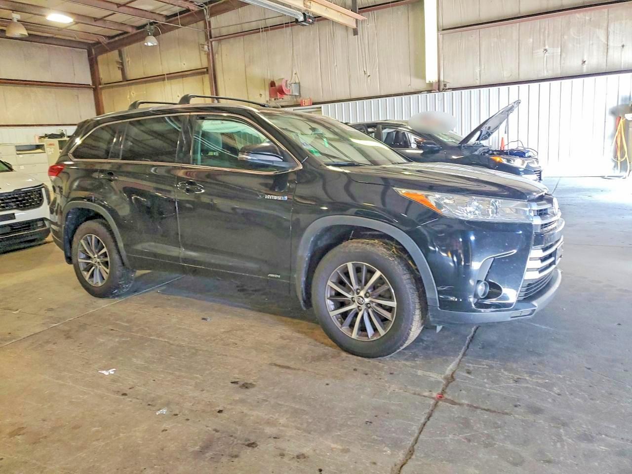2018 Toyota Highlander Hybrid Xle - Image 4