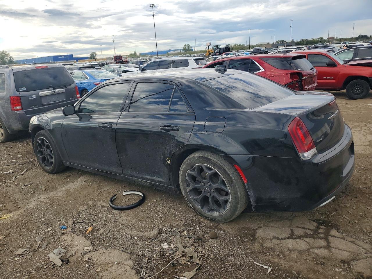 2017 Chrysler 300 S - Фото 2