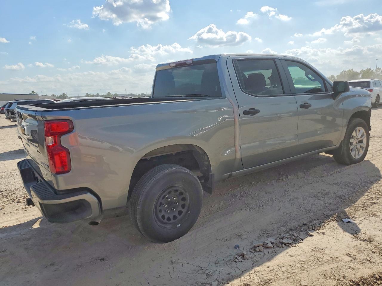 2026 Chevrolet Silverado C1500 Custom - Фото 3