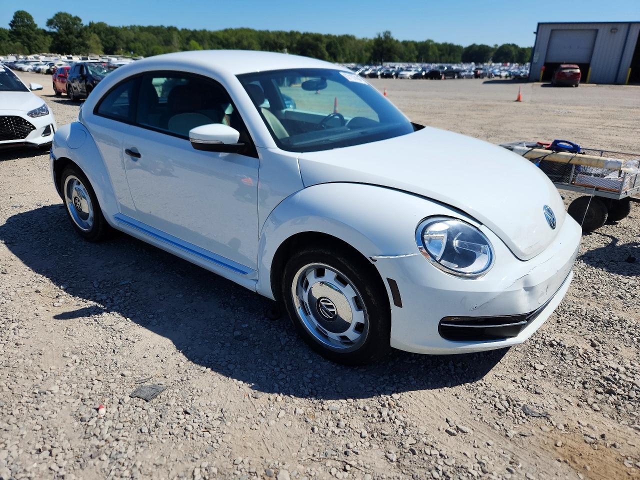 2016 Volkswagen Beetle 1.8T - Фото 4