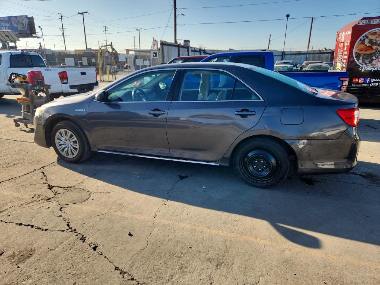 2013 Toyota Camry Hybrid Le - Image 2