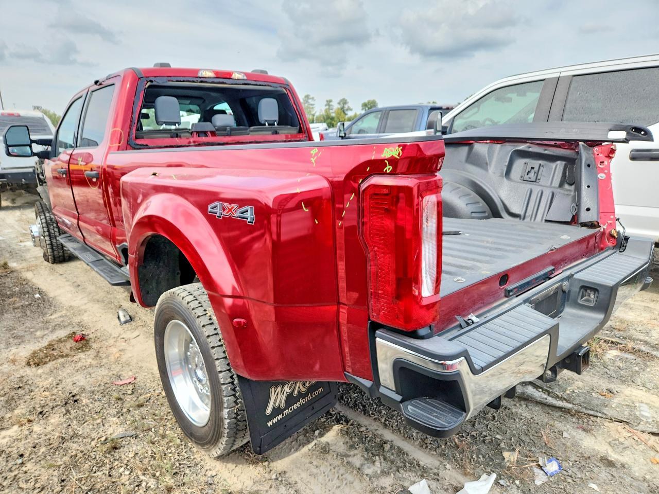 2023 Ford F450 Super Duty - Фото 2