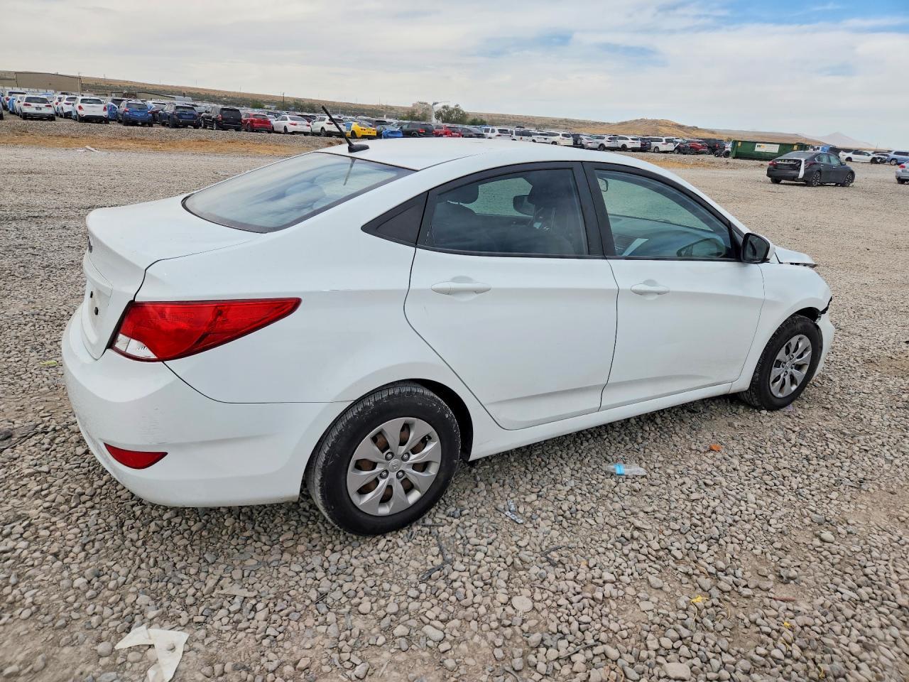 2016 Hyundai Accent Se - Фото 3