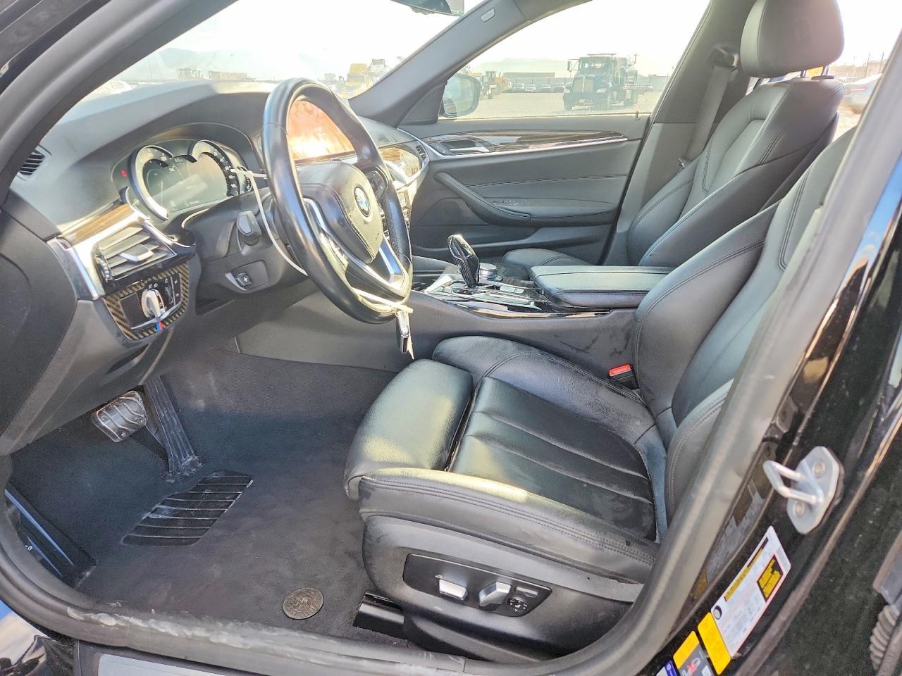 2019 BMW 530E - Фото 7