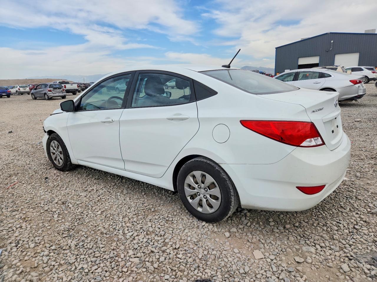 2016 Hyundai Accent Se - Фото 2