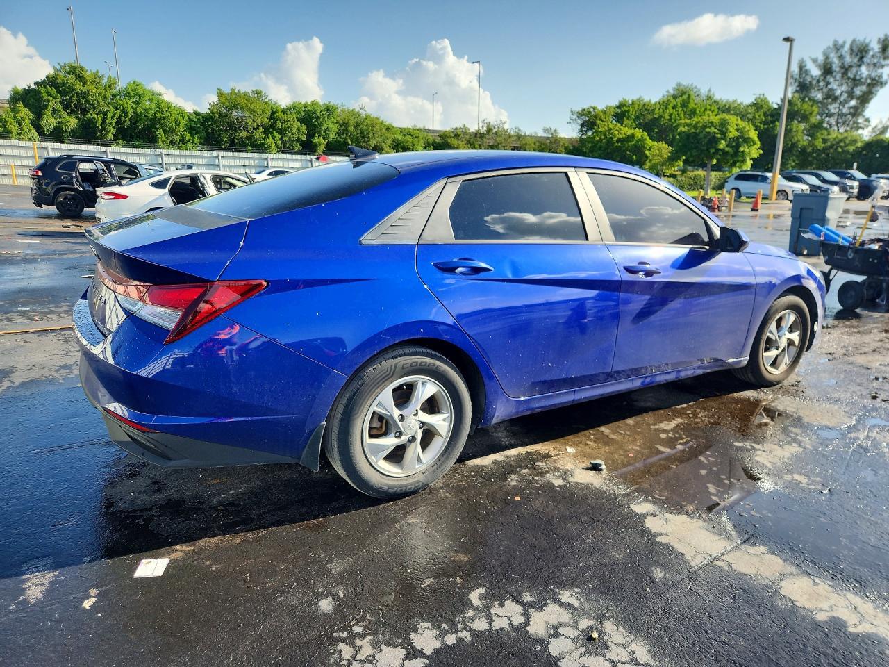 2022 Hyundai Elantra Se - Фото 3