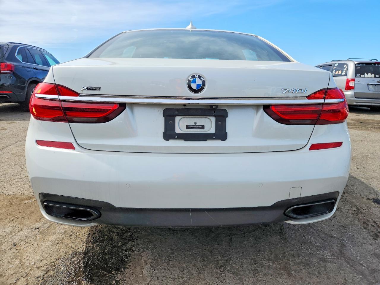 2017 BMW 740 Xi - Фото 6