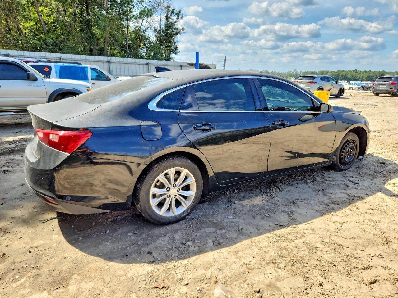 2017 Chevrolet Malibu Ls - Image 3