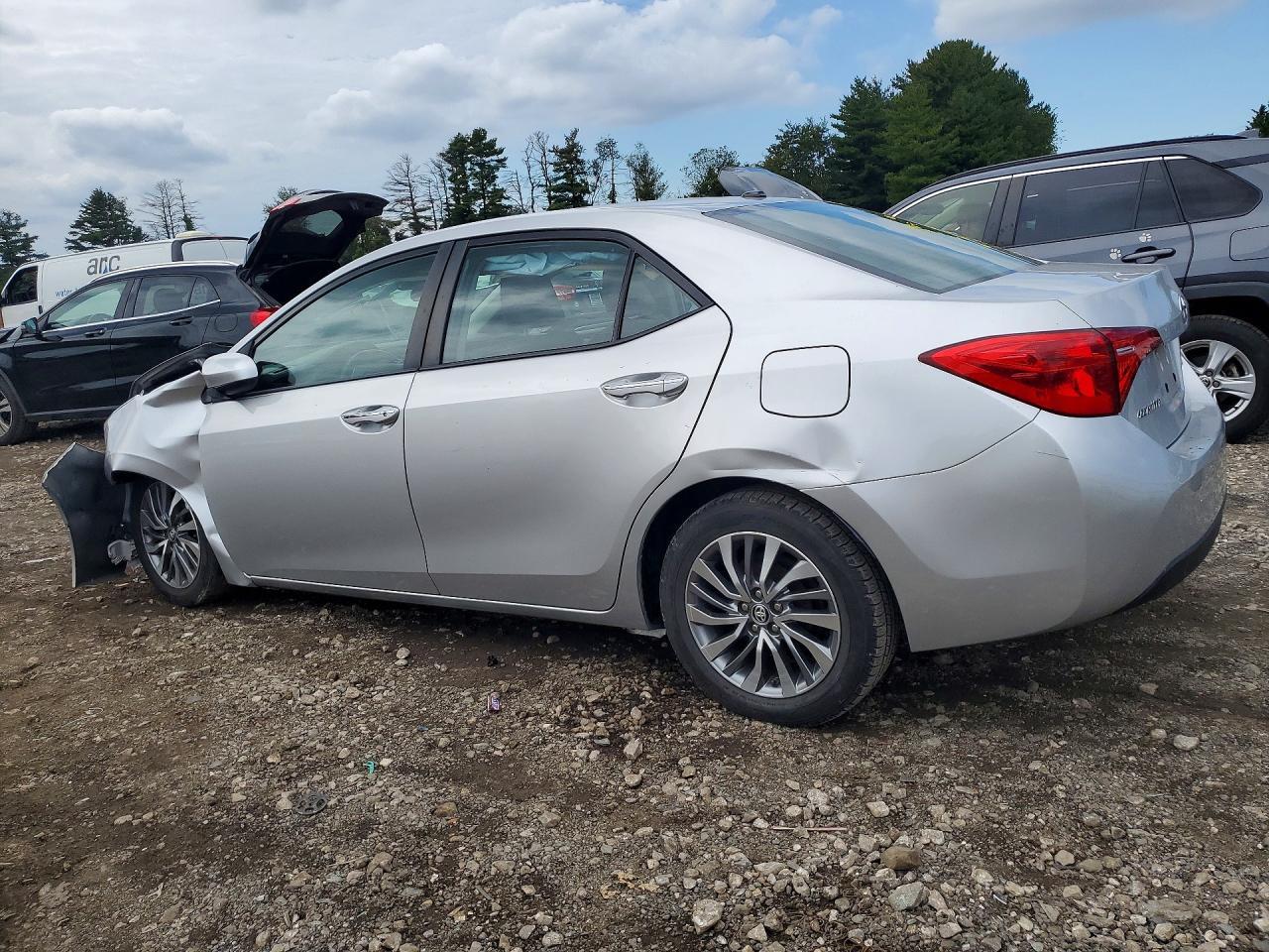 2017 Toyota Corolla Xle - Image 2