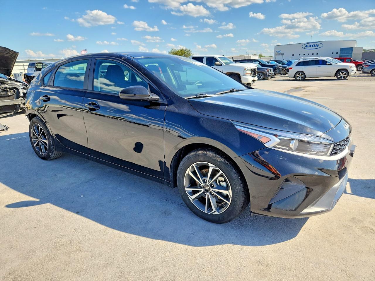 2023 Kia Forte Lxs - Фото 4