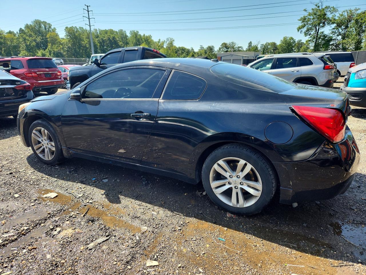 2013 Nissan Altima S - Image 2