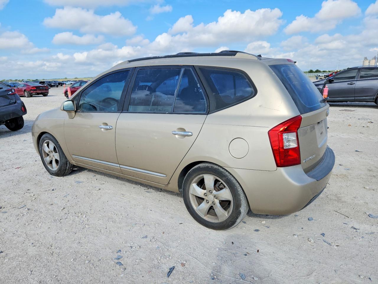 2007 Kia Rondo Lx - Фото 2