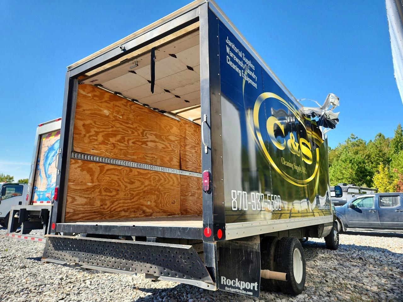 2024 Ford E450 Box Truck - Фото 3