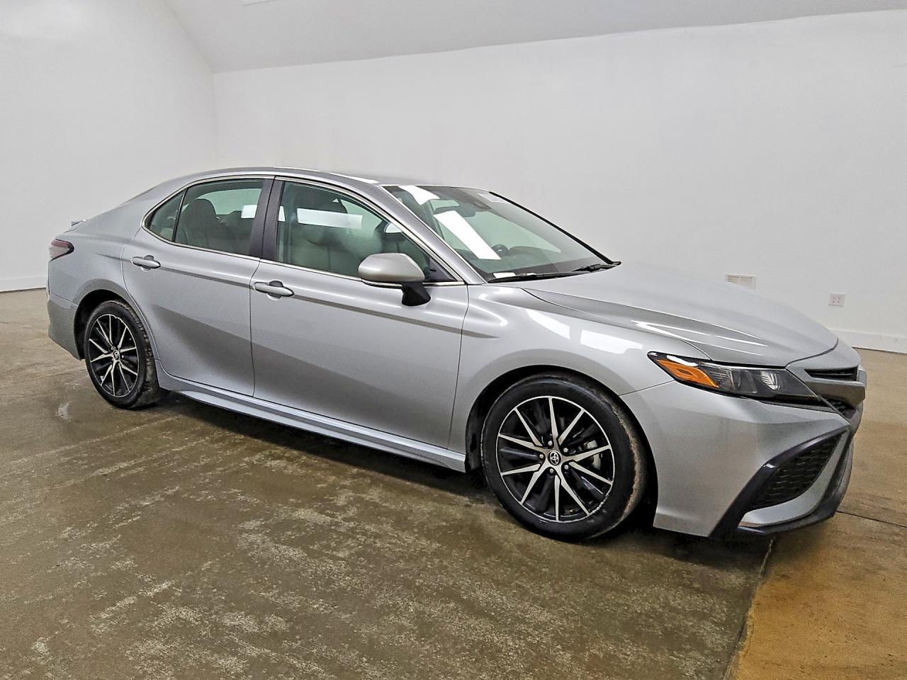 2024 Toyota Camry Se - Фото 4
