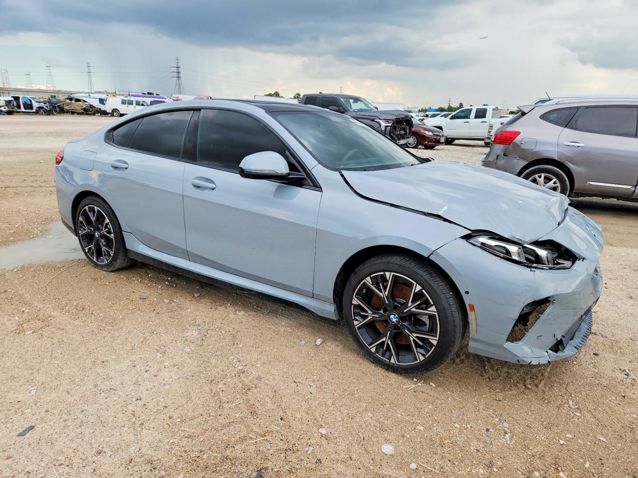 2025 BMW 228Xi - Фото 4