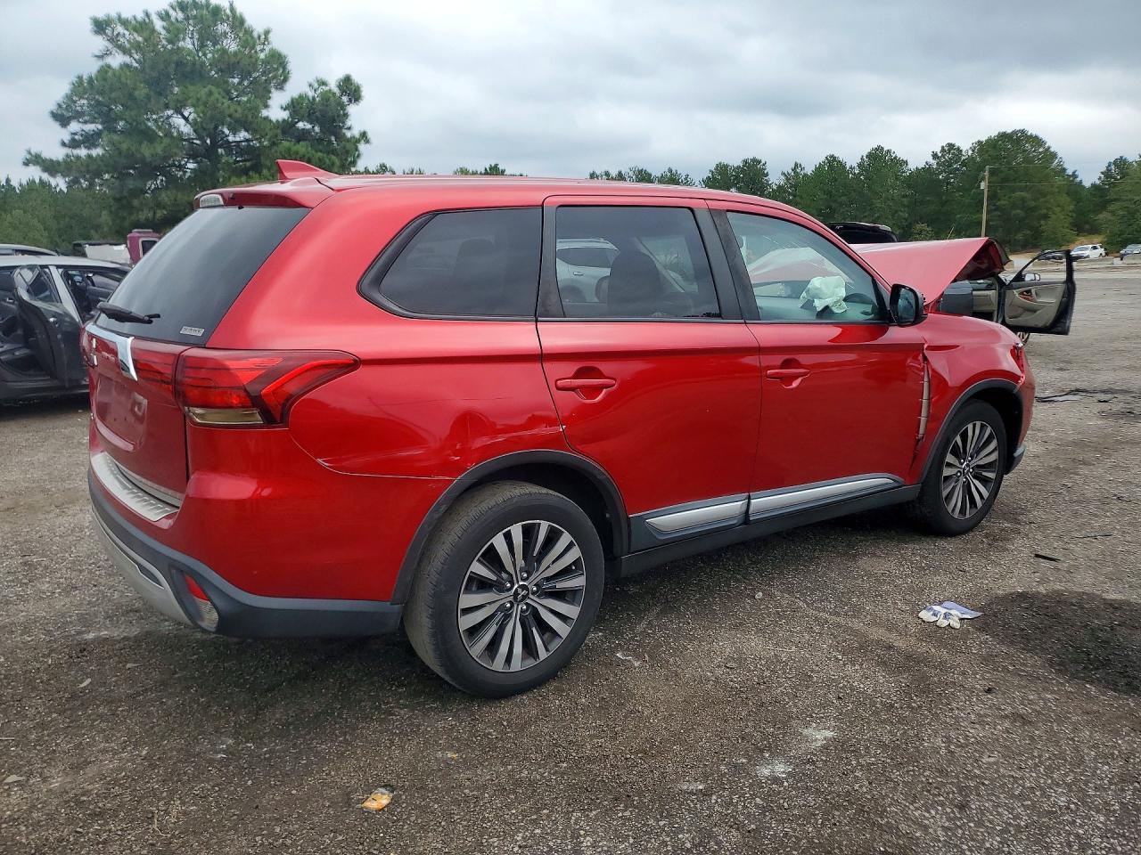 2020 Mitsubishi Outlander Se - Фото 3