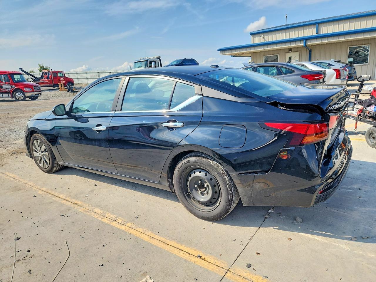 2020 Nissan Altima S - Image 2