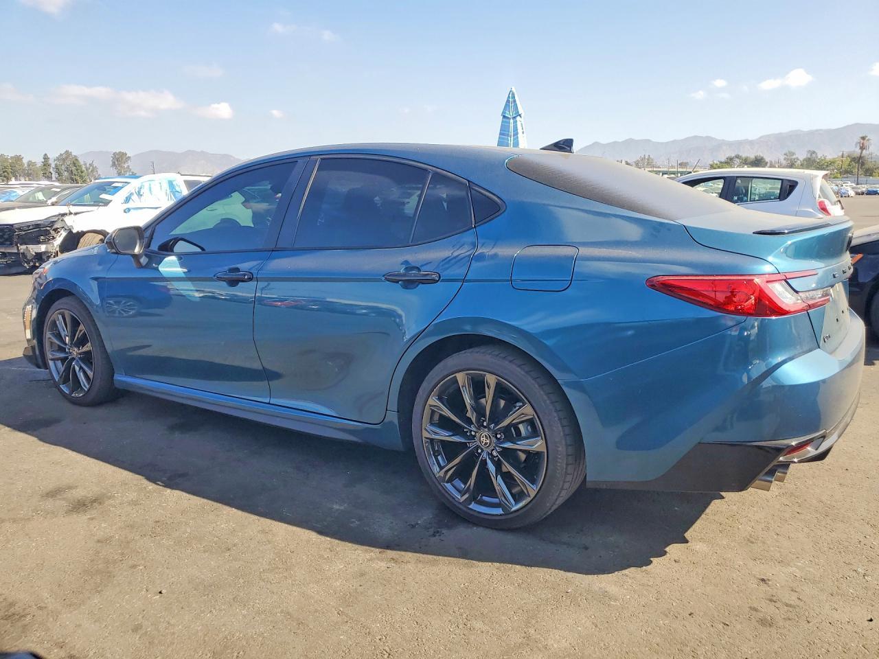 2026 Toyota Camry Se - Фото 2