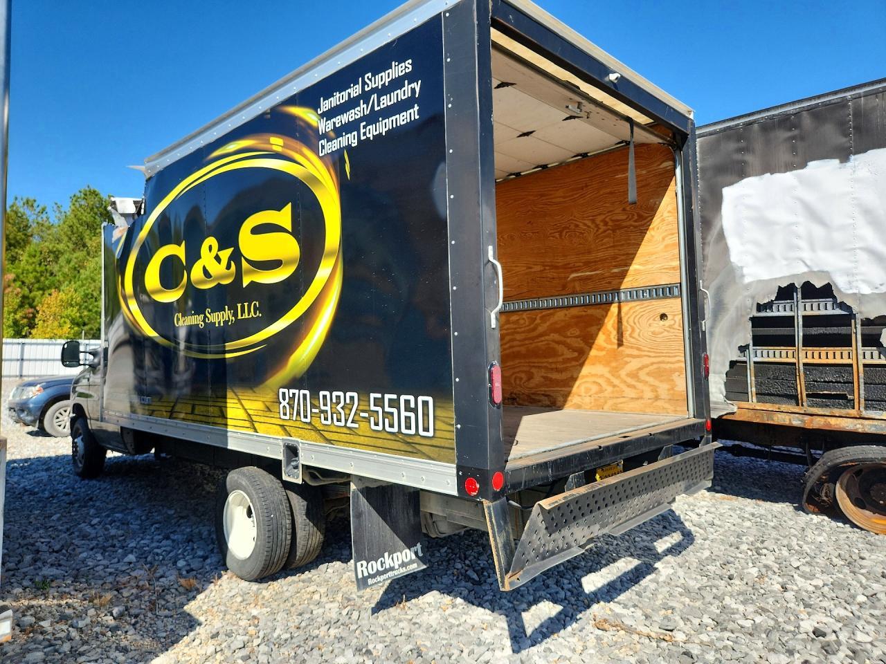 2024 Ford E450 Box Truck - Фото 2