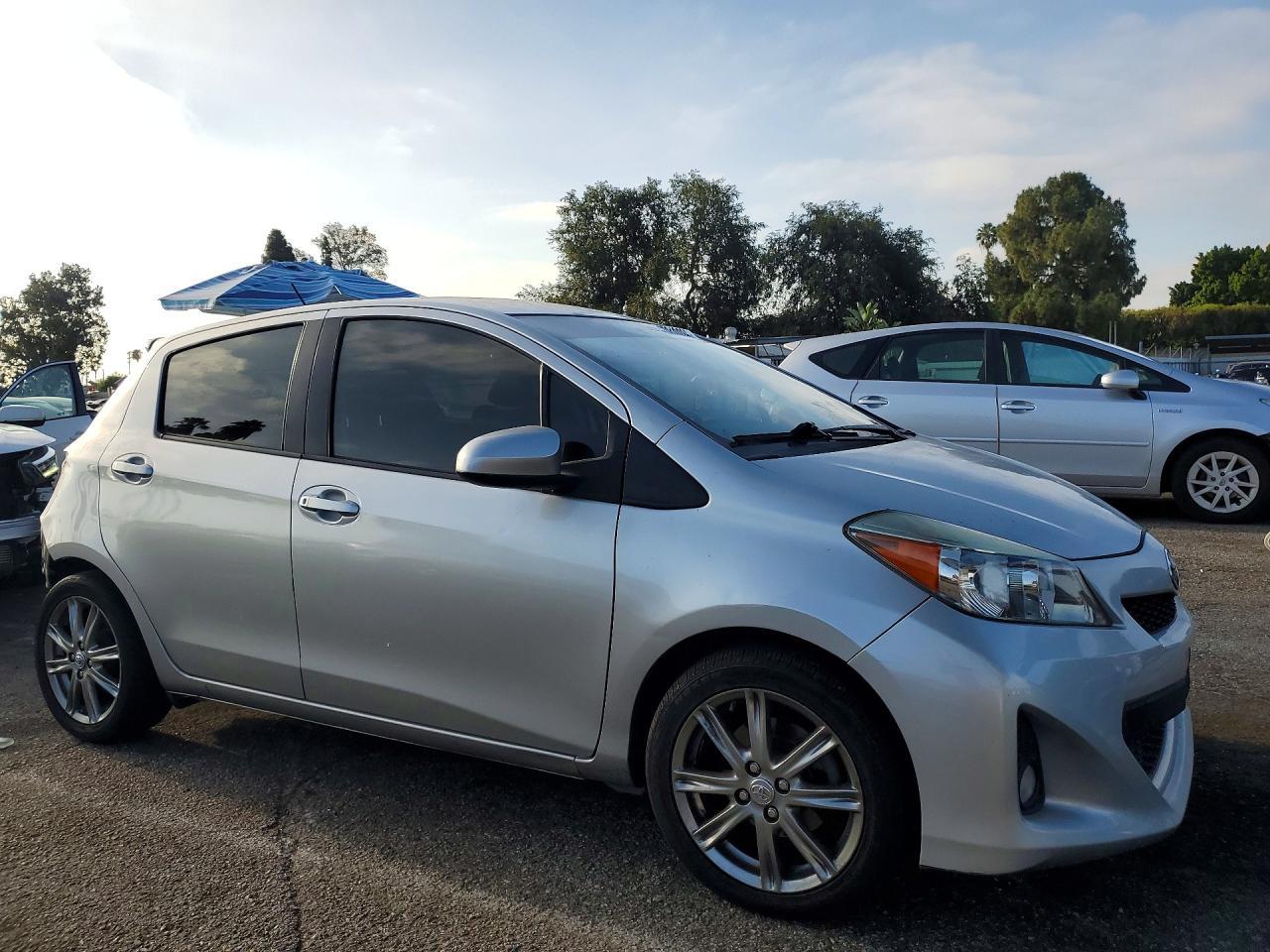 2012 Toyota Yaris - Image 4