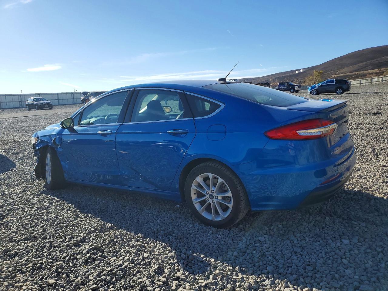 2020 Ford Fusion Titanium - Фото 2