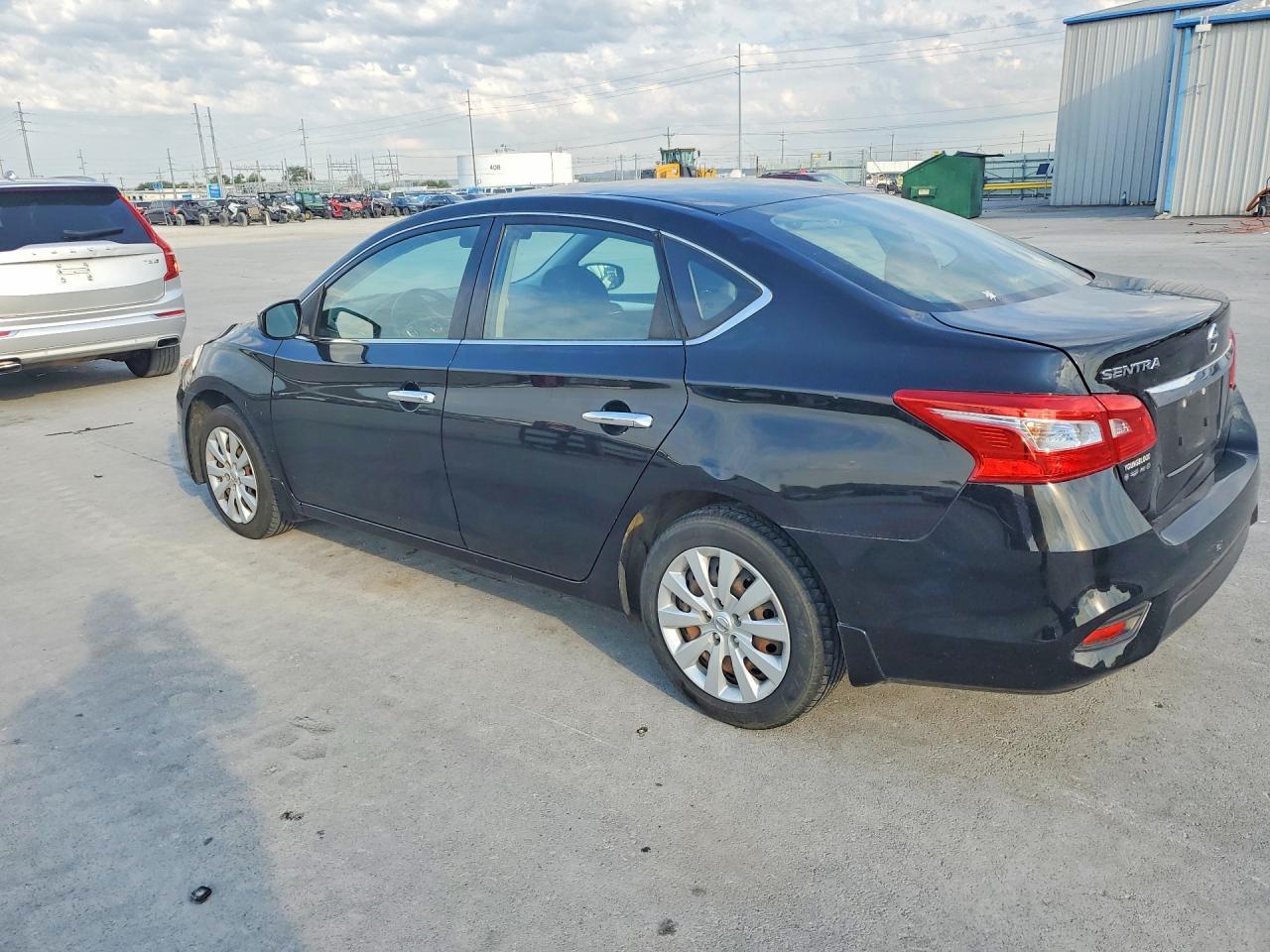 2017 Nissan Sentra S - Фото 2