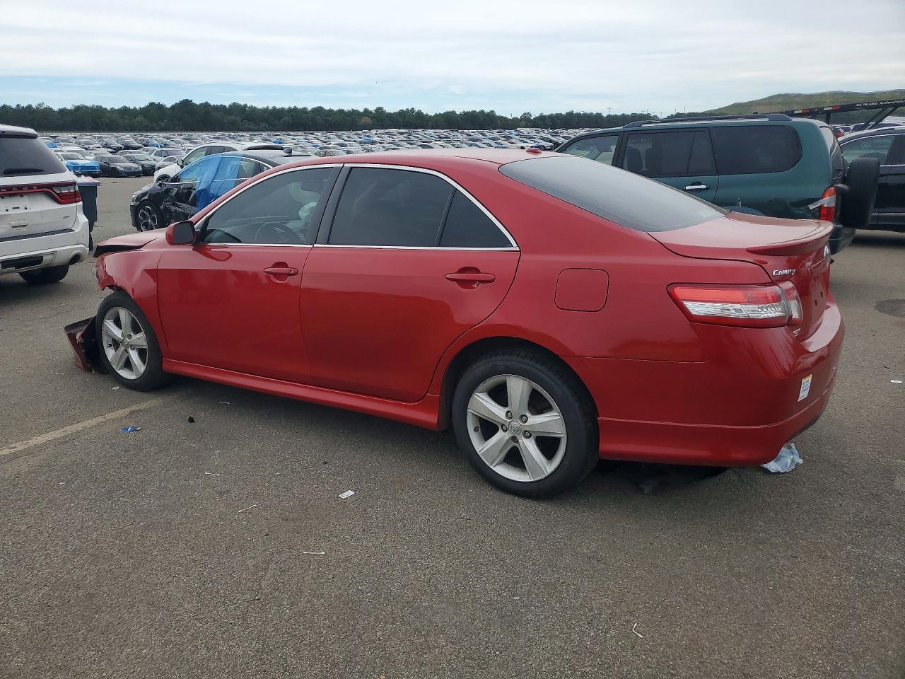 2011 Toyota Camry Se - Фото 2