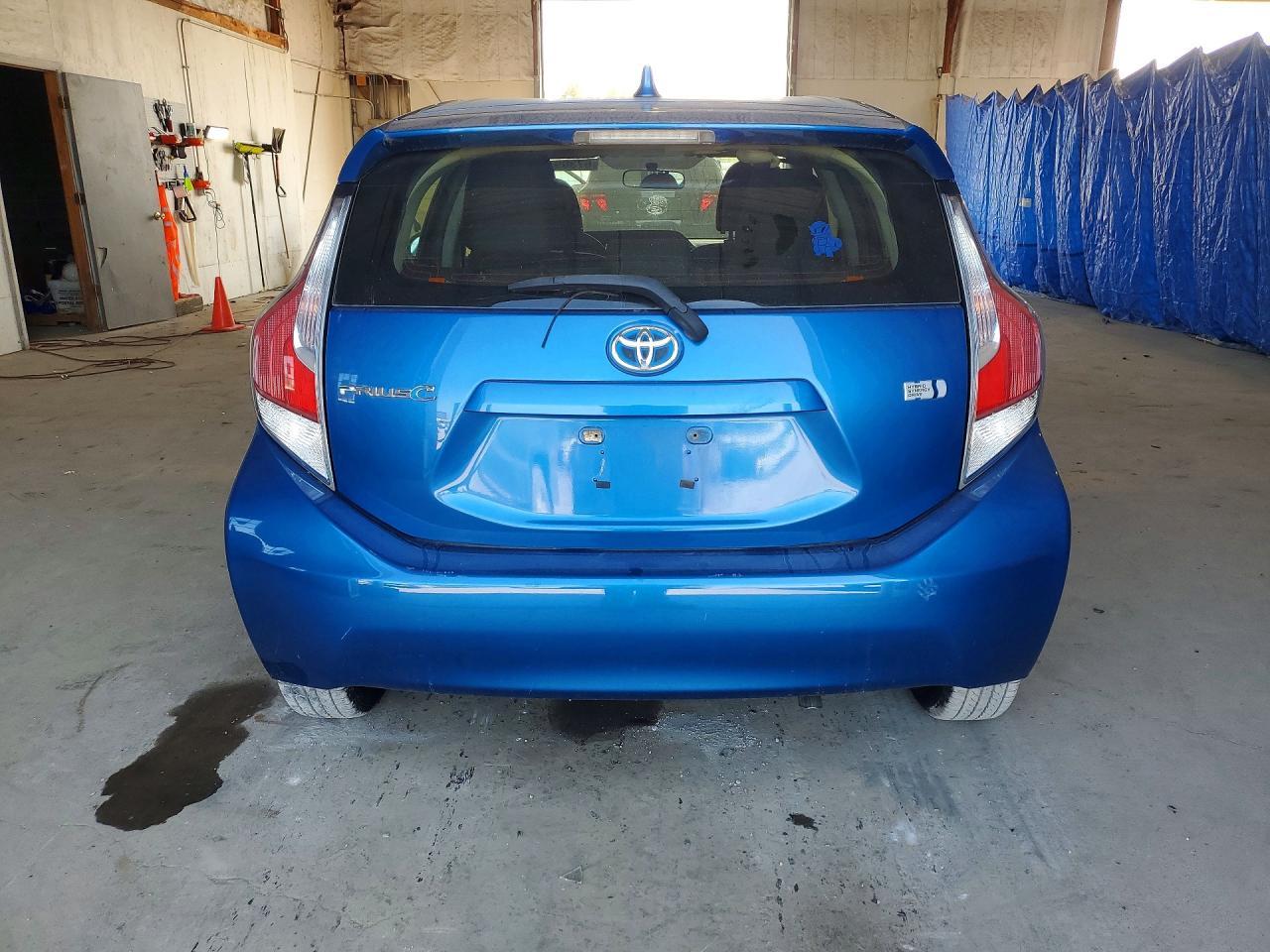 2015 Toyota Prius C Two - Фото 6