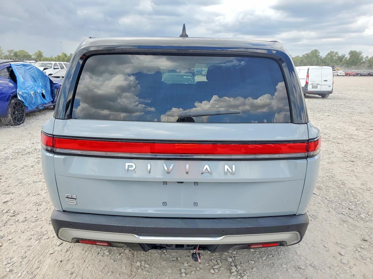 2025 Rivian R1S Adventure - Image 6