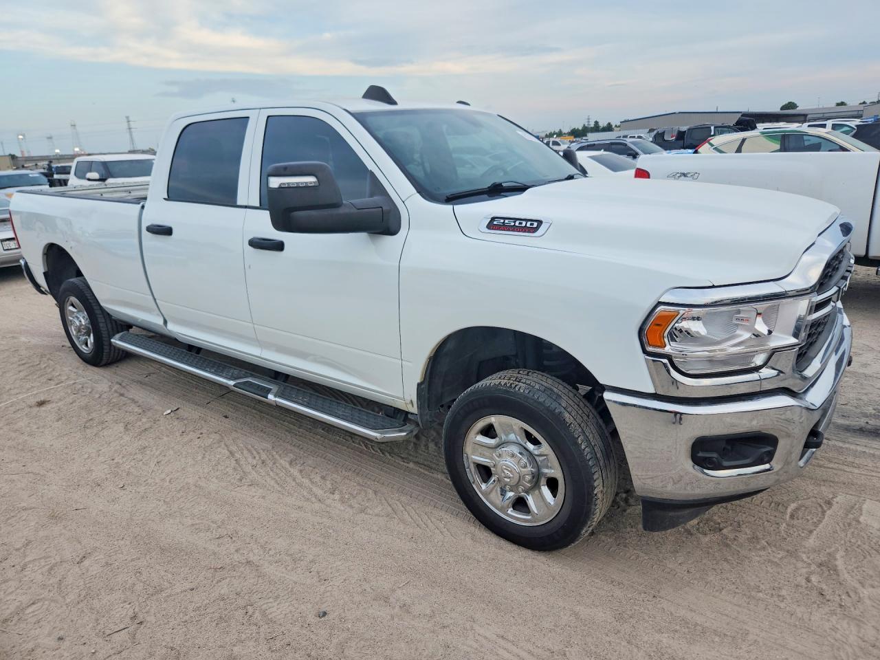 2023 Ram 2500 Tradesman - Фото 4