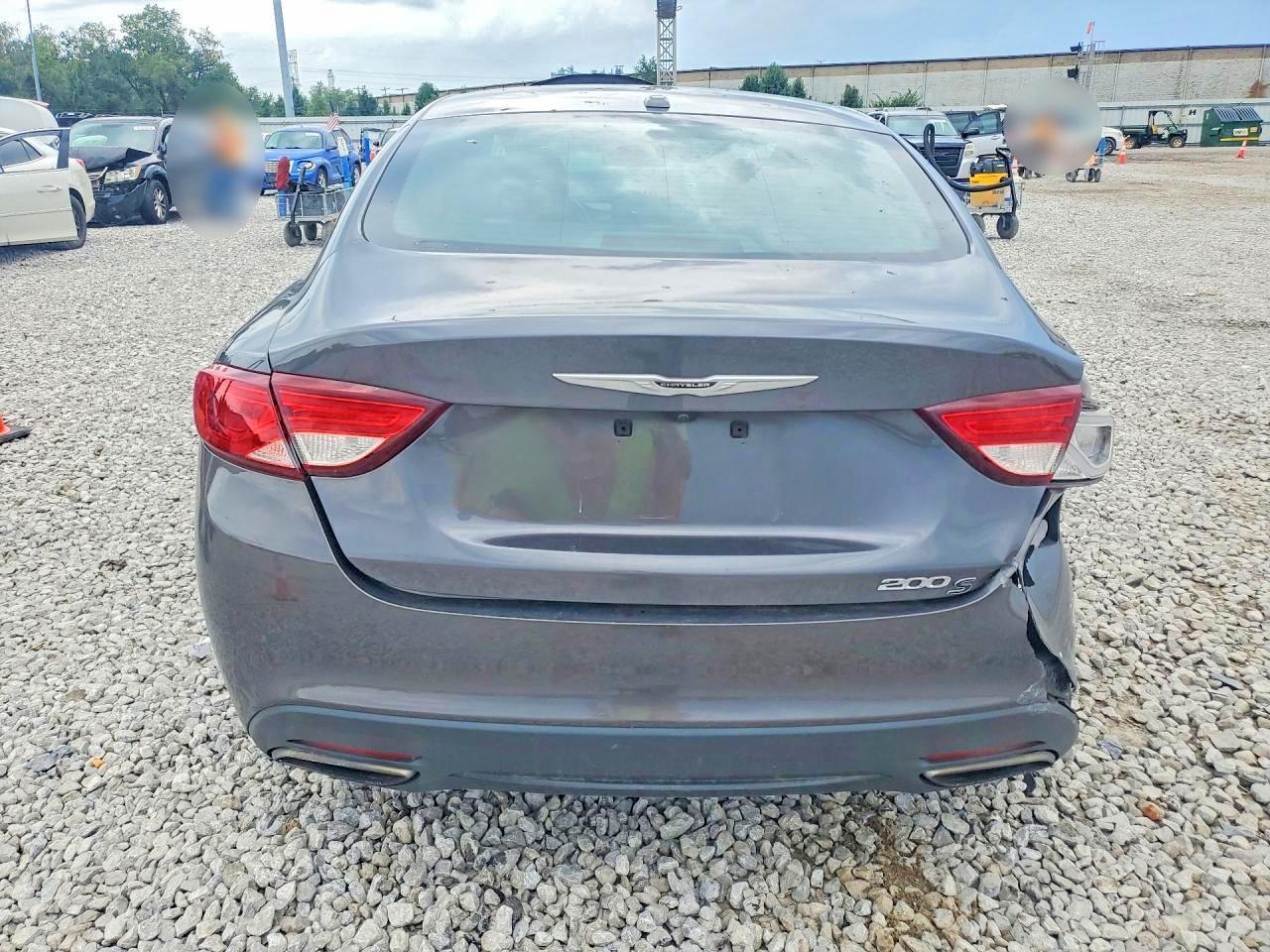 2016 Chrysler 200 S - Фото 6