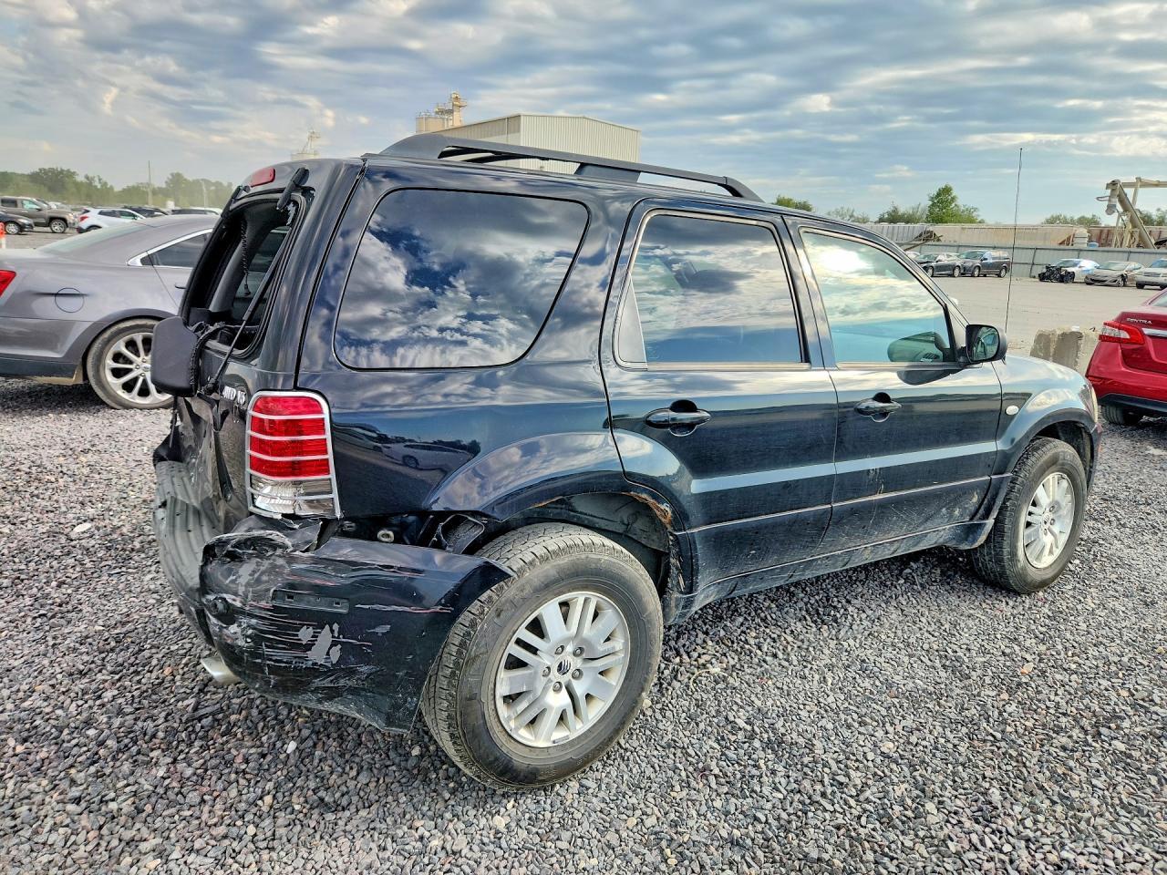 2007 Mercury Mariner Premier - Image 3