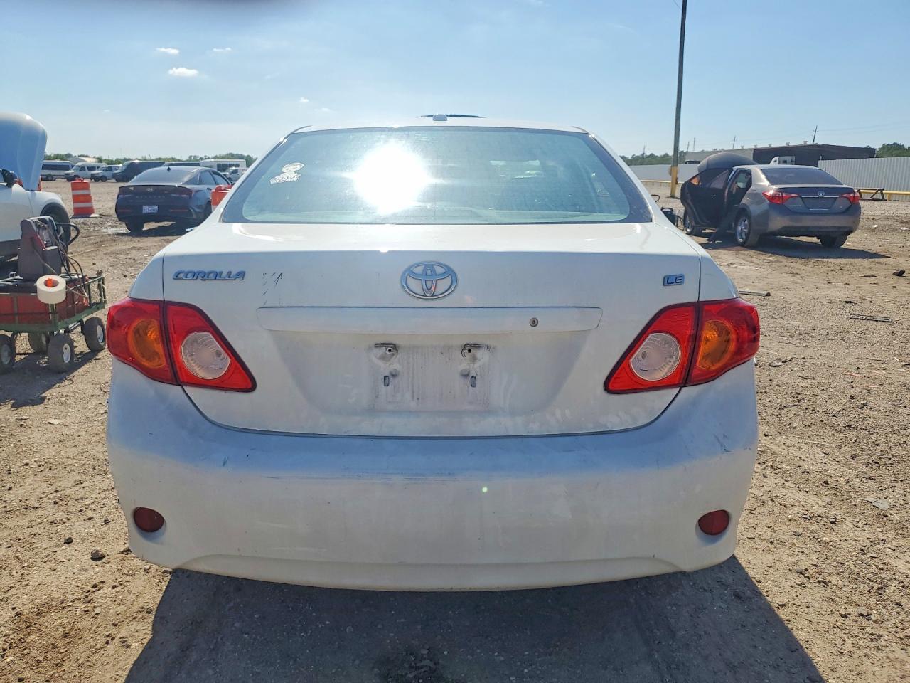 2010 Toyota Corolla Le - Фото 6