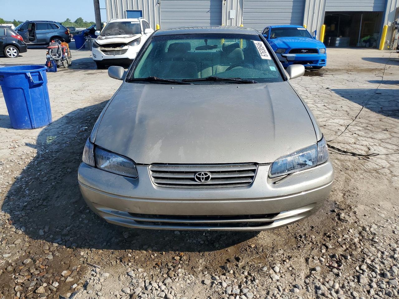 1997 Toyota Camry Le - Image 5