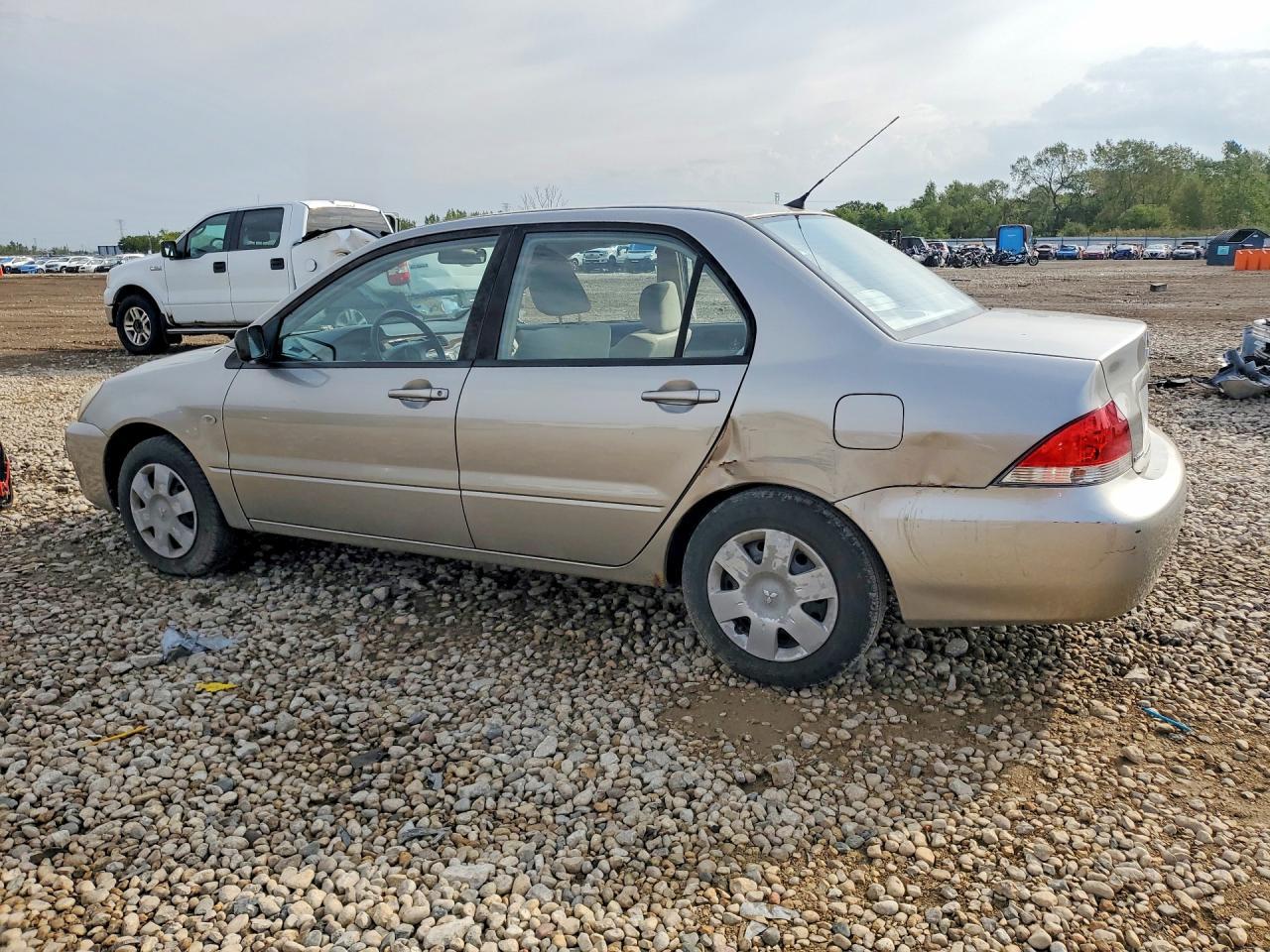 2004 Mitsubishi Lancer Es - Фото 2