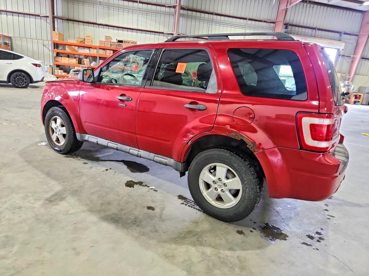 2011 Ford Escape Xlt - Image 2