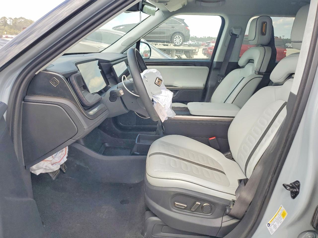 2025 Rivian R1S Adventure - Image 7