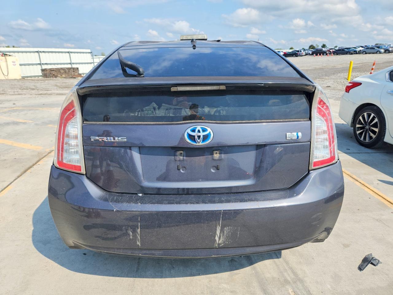 2012 Toyota Prius Two - Image 6