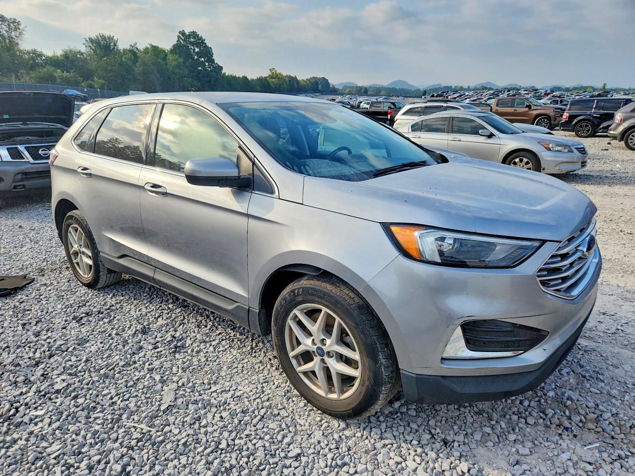2022 Ford Edge Sel - Image 4