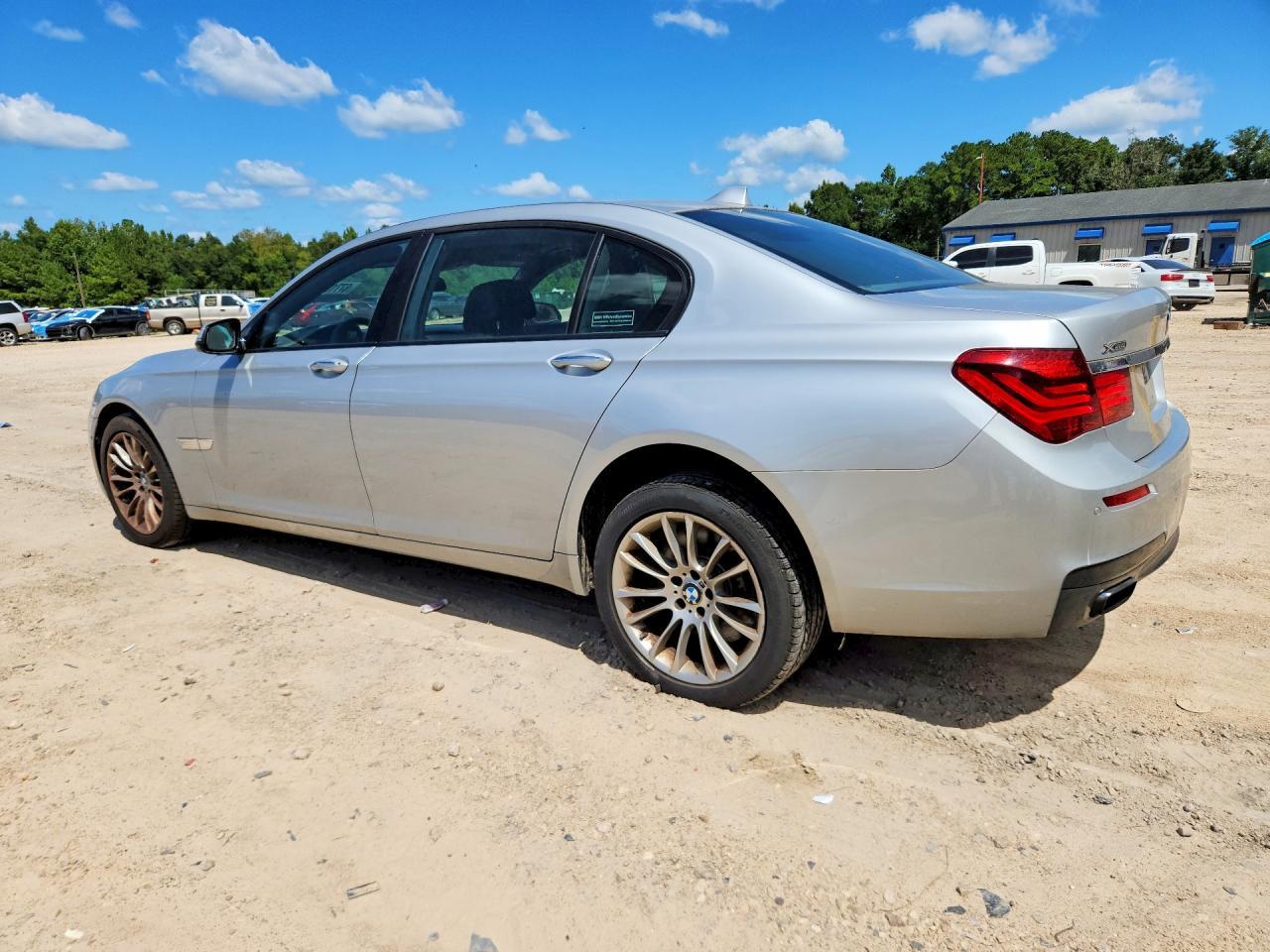 2014 BMW 750 Lxi - Фото 2