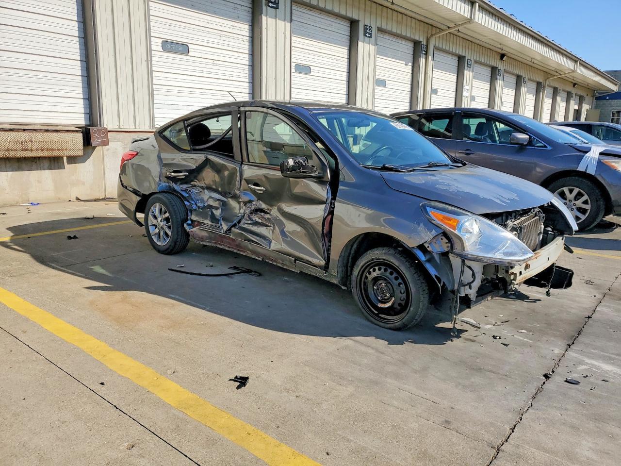 2018 Nissan Versa Sv - Фото 4
