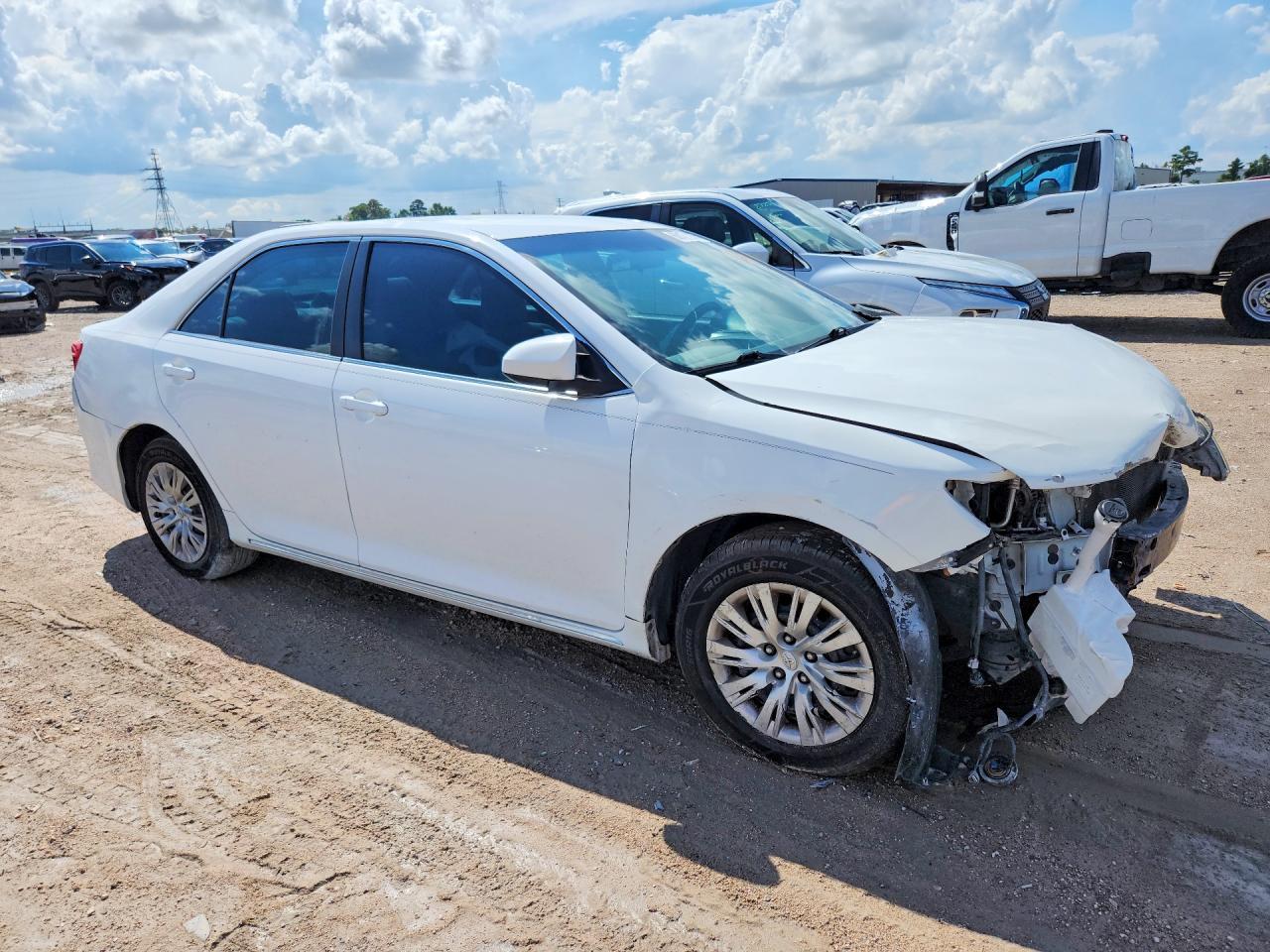 2014 Toyota Camry Le - Фото 4