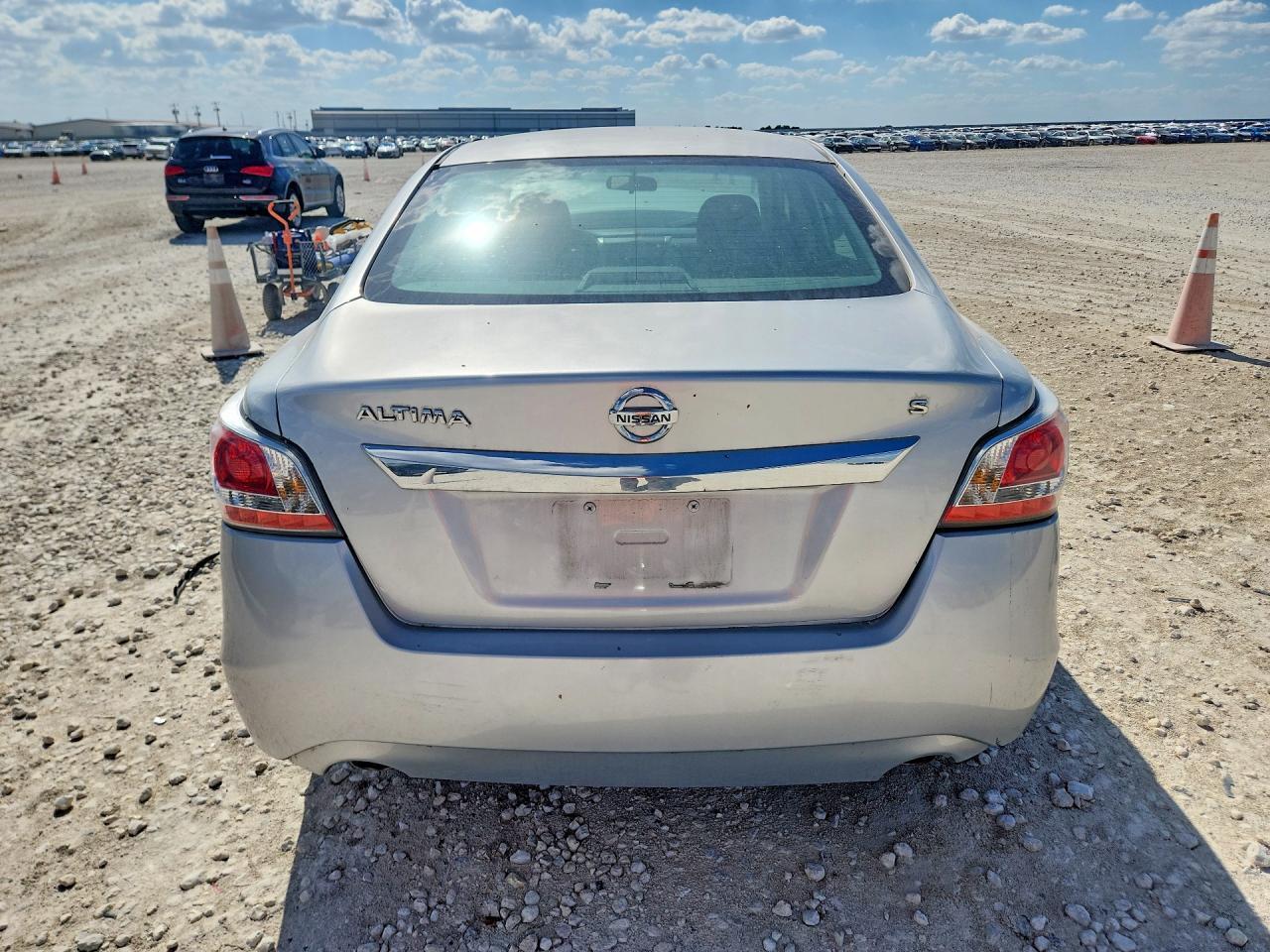 2015 Nissan Altima 2.5 S - Фото 6