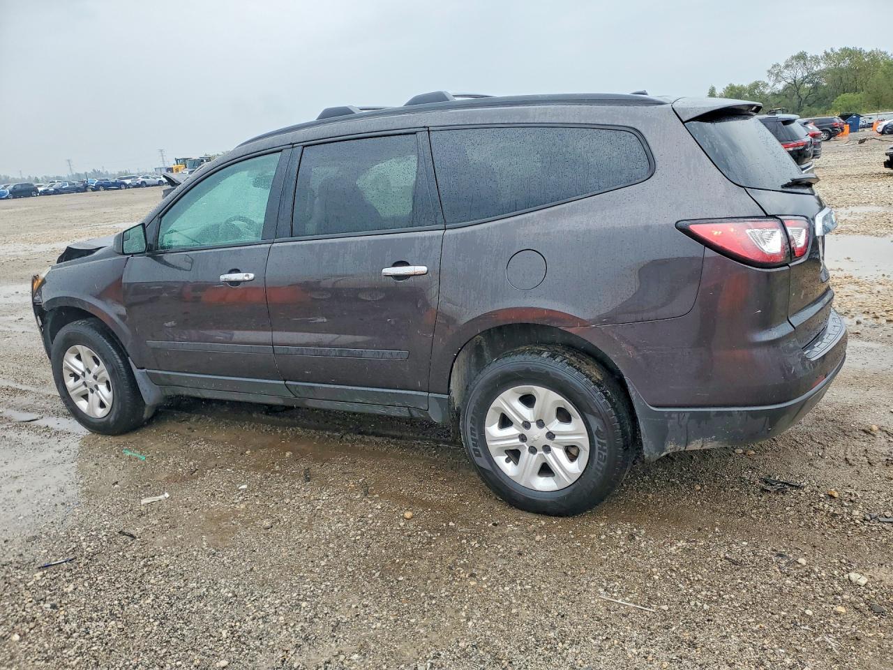 2014 Chevrolet Traverse Ls - Image 2