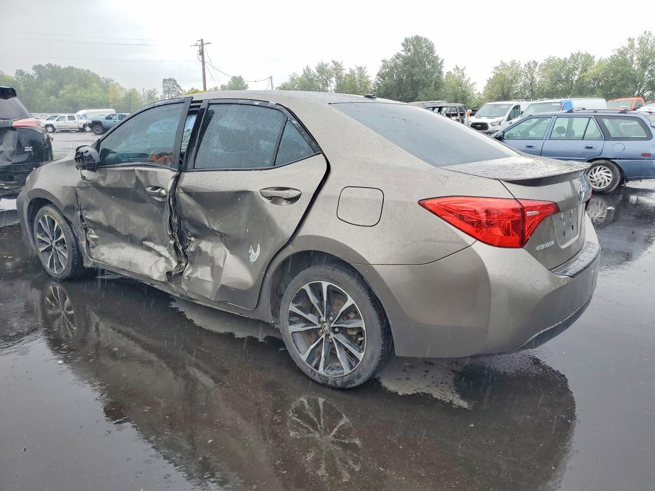 2017 Toyota Corolla Se - Image 2